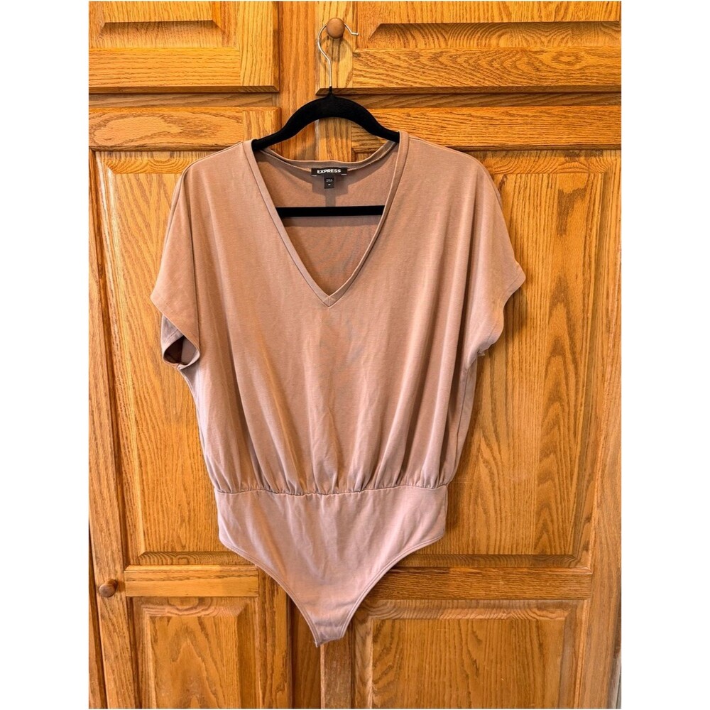 Express Taupe V-Neck Short Sleeve Bodysuit size M casual comfy